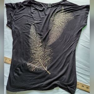 Nikibiki Short Sleeve Tee Blouse Feathers in Nailheads - Size S